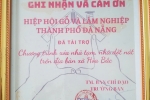 Trao tặng quà tại chương trình 
